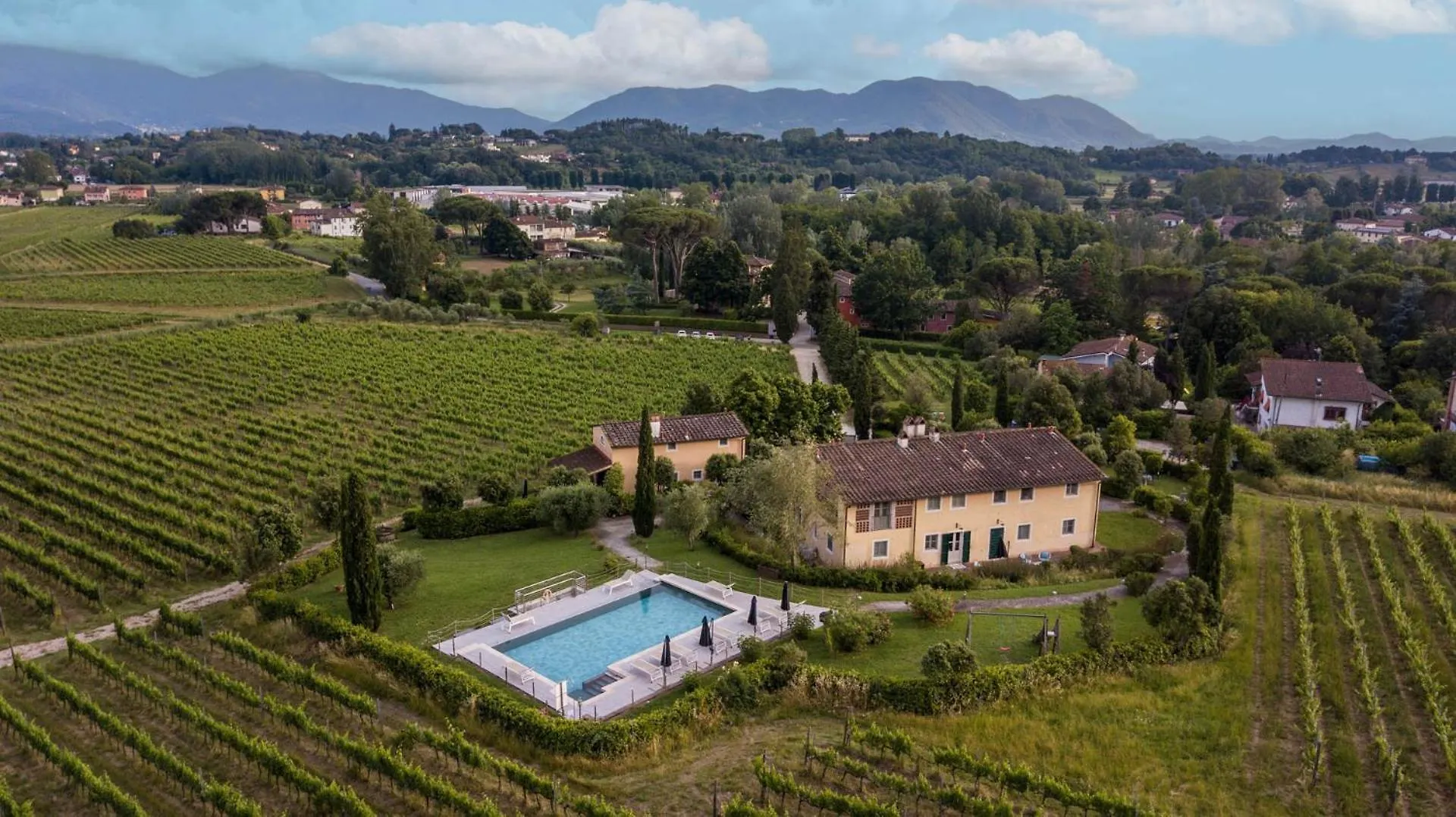 Anna Farmhouse At Wine Resort Lucca Italy