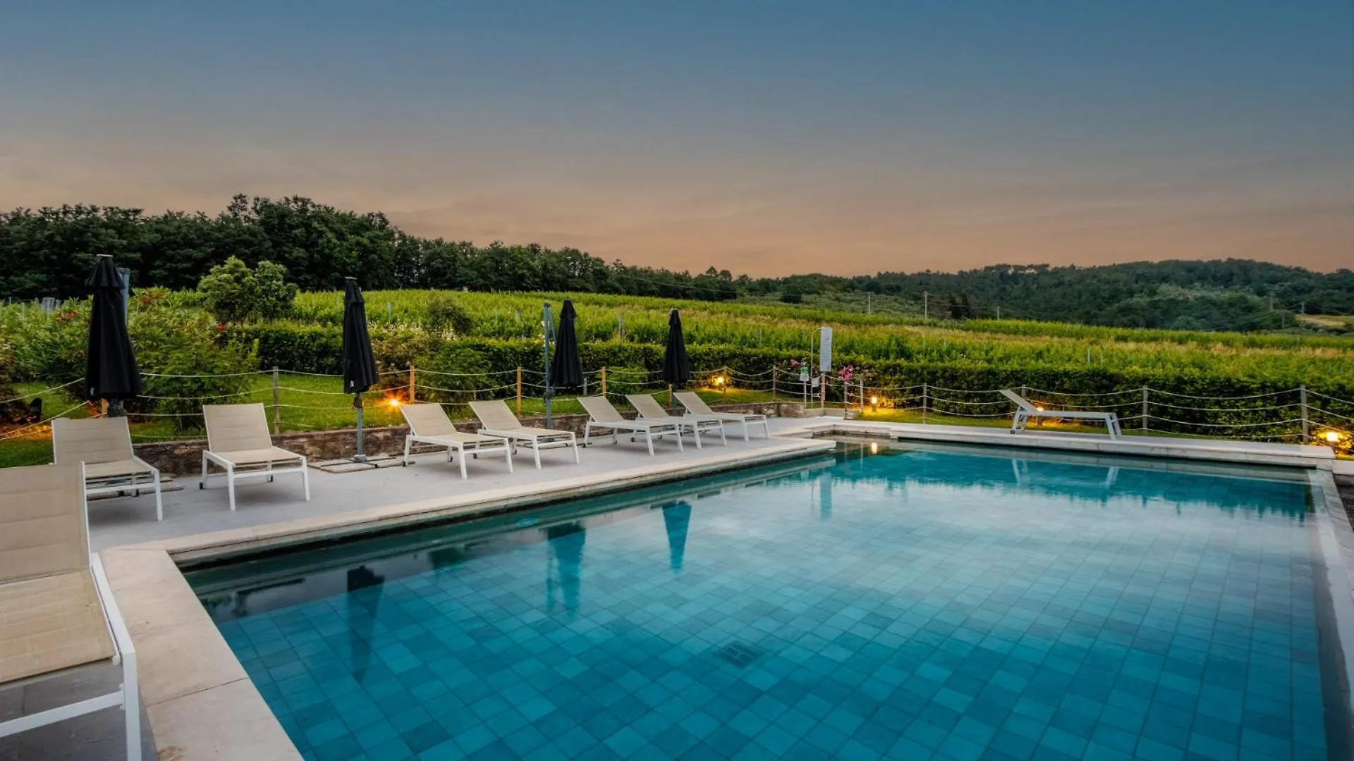 Anna Farmhouse At Wine Resort Lucca Italy
